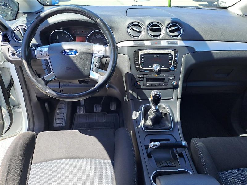 Ford S-MAX 1,6 EcoBoost 118kW KOUPENO CZ - fotka 9 z 18
