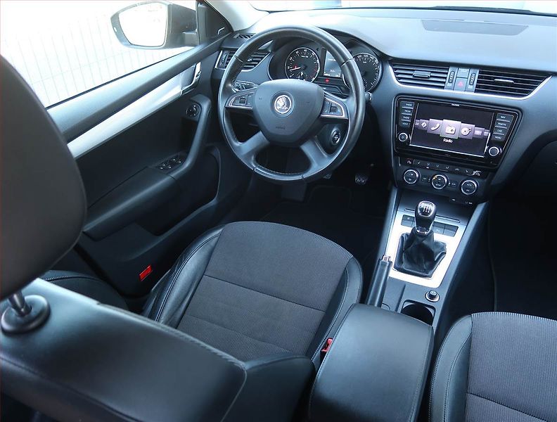 Škoda Octavia (2013) 1.4 TSI, Serv.kniha, Navi - fotka 7 z 19