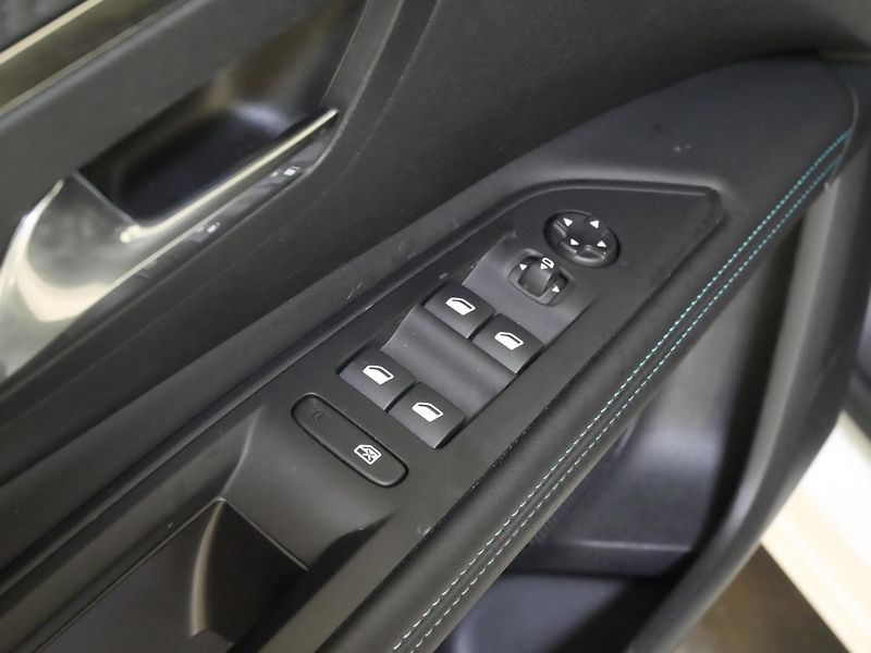 Peugeot 3008 - fotka 11 z 32