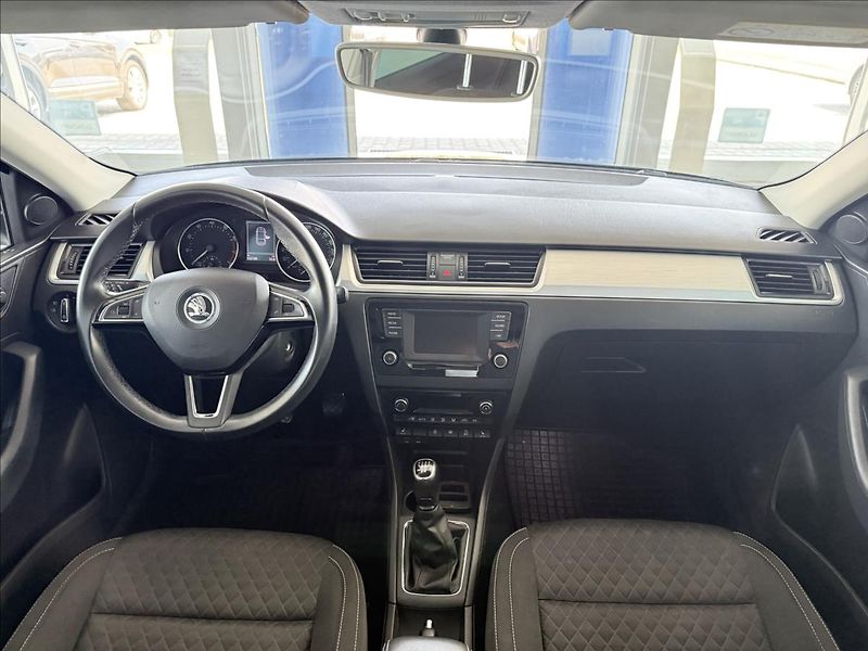 Škoda Rapid 1,2   TSI,DRIVE,SERVISKA,1.MAJ - fotka 9 z 23