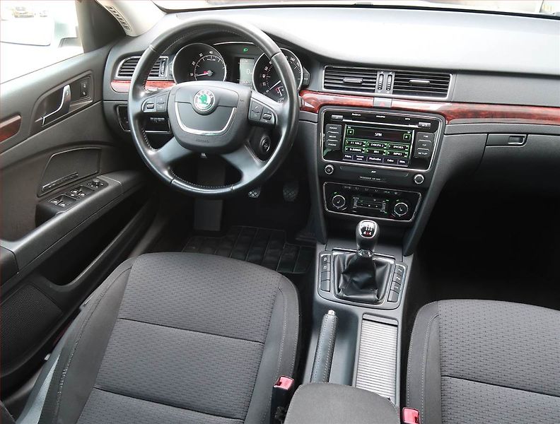 Škoda Superb (2013) Ambition 1.8 TSI, 4X4, Xenony - fotka 7 z 13