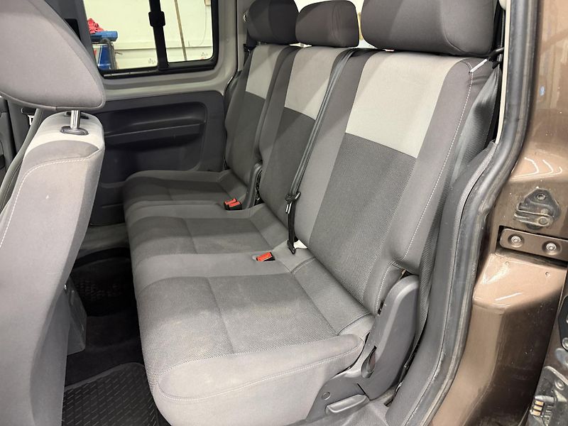Volkswagen Caddy 1.6 TDI 75 kW  - fotka 17 z 18