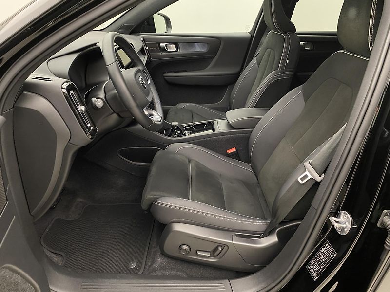 Volvo C40 PURE ELECTRIC TWIN ENGINE PLUS - fotka 3 z 57