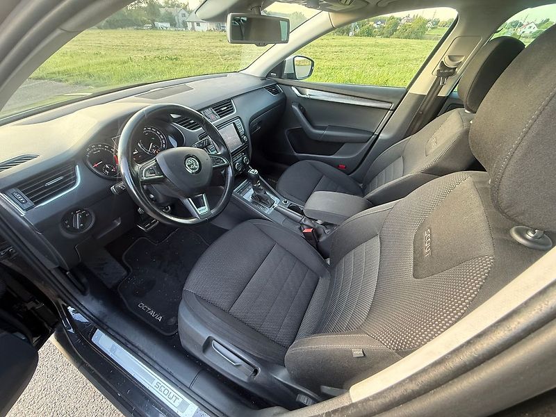 Škoda Octavia 2,0 TDI SCOUT 4X4 DSG TZ - fotka 10 z 18