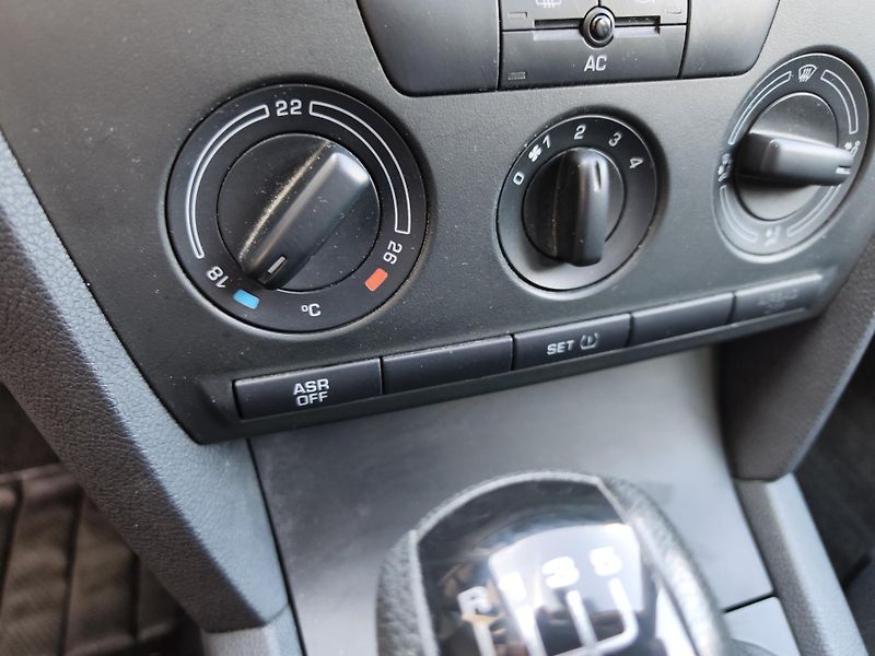 Škoda Octavia II,1.6MPi,SERVISNÍ KNIHA,ČR - fotka 14 z 23