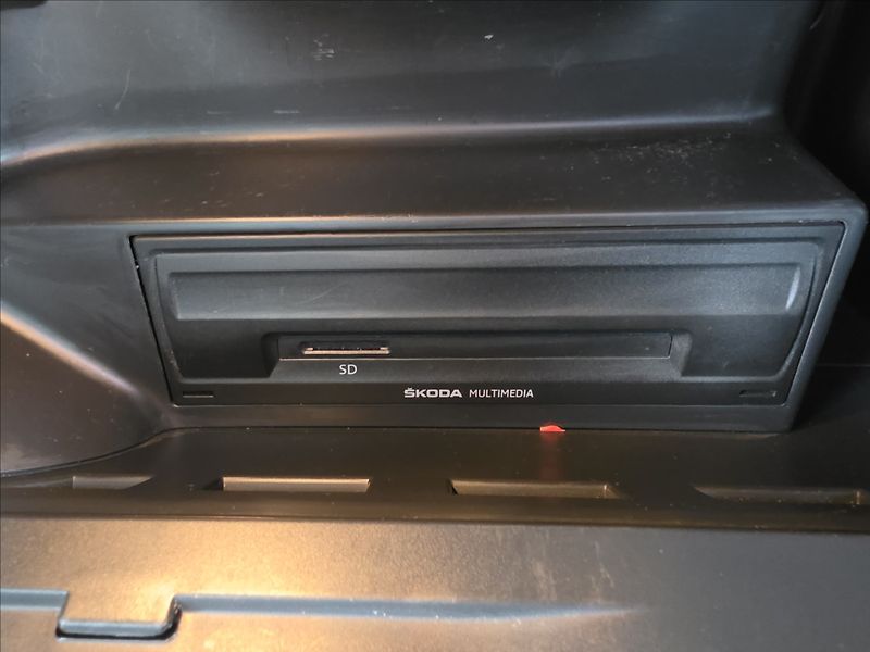 Škoda Rapid 1,2 TSi 81KW Style ALU KLIMA - fotka 37 z 48