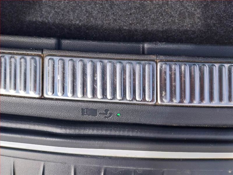 Škoda Superb (2015) 1.6 TDI, Kůže, Bi-Xenony - fotka 21 z 23