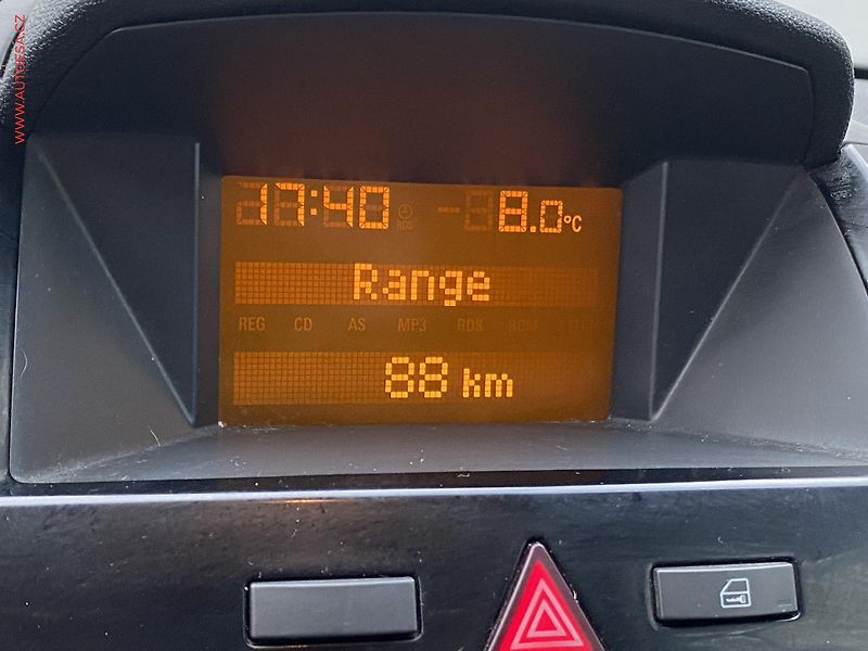 Opel Zafira (2010) 1.7 CDTi, ČR, AC, tažné - fotka 16 z 18