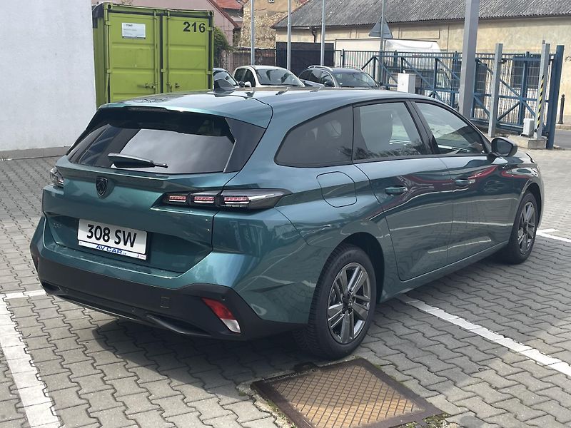 Peugeot 308 SW STYLE Hybrid 145 e-DCS6 - fotka 7 z 8