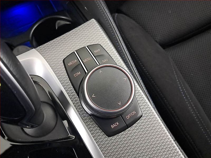 BMW Řada 5 (2019) M Sport 530d xDrive - fotka 19 z 23