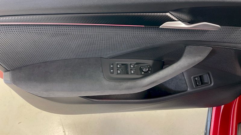 Škoda Superb (2025) Combi iV SPORTLINE 1.5 TSI 150 - fotka 15 z 35