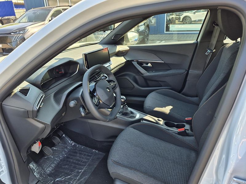 Peugeot 2008 (2026) STYLE TURBO 100 S&S MAN6  - fotka 9 z 20