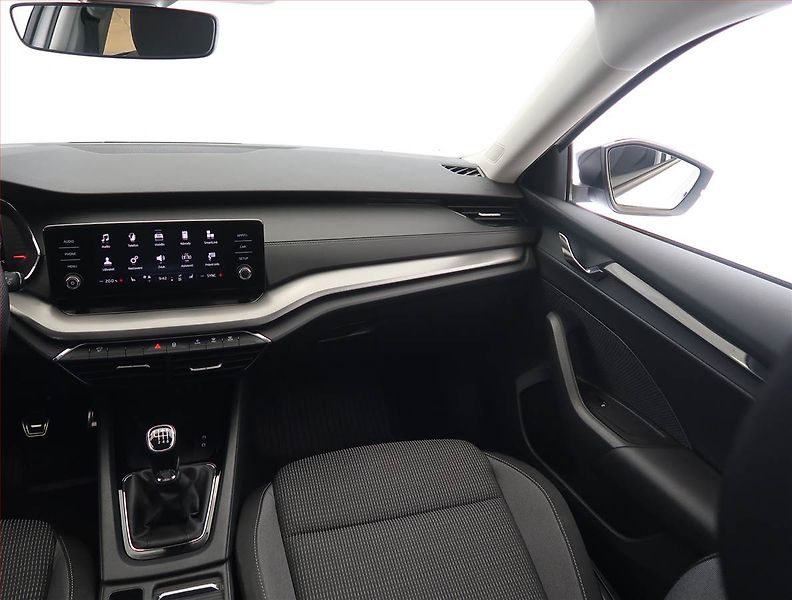 Škoda Octavia (2022) Ambition Plus 1.5 TSI - fotka 8 z 25