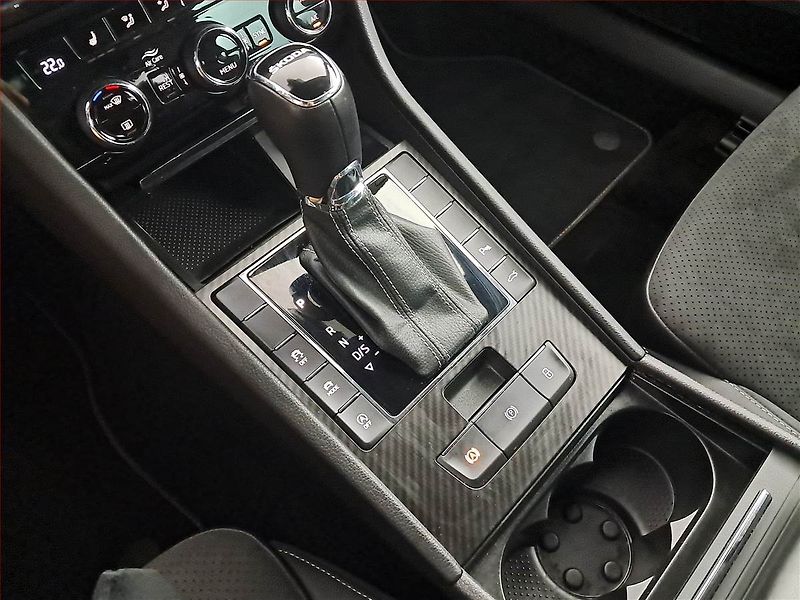 Škoda Superb (2023) Sportline 2.0 TDI - fotka 16 z 20