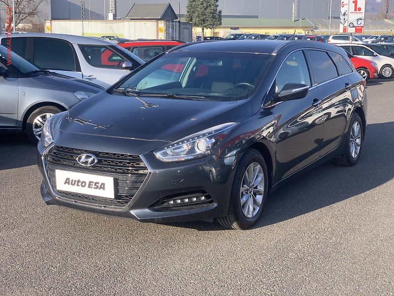 Hyundai i40 (2015) 1.7 CRDi, Automat - fotka 3 z 17