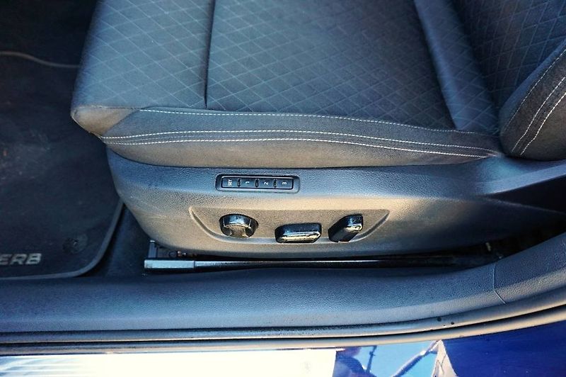Škoda Superb (2015) STYLE 2,0 TDI 140 kW - fotka 25 z 43