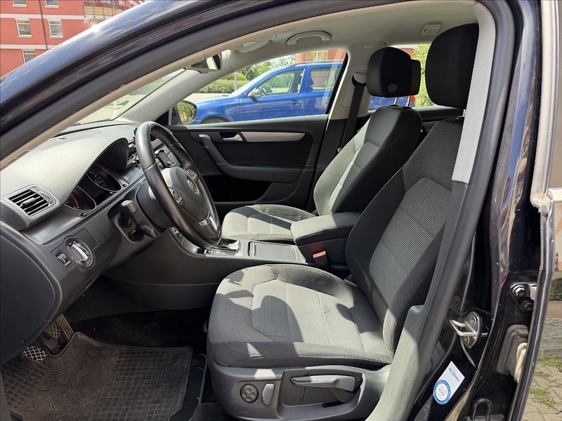 Volkswagen Passat 2,0TDi 103kW Comfort. Variant - fotka 5 z 14