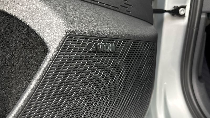 Škoda Octavia 2.0 TDI DSG Style Combi - fotka 22 z 26
