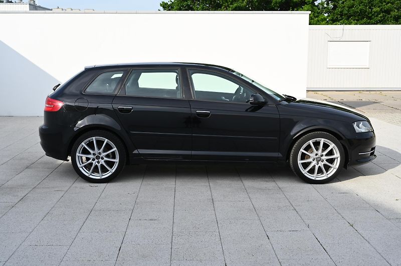 Audi A3 1.6MPI  75KW Sportback 6/2012 - fotka 4 z 26
