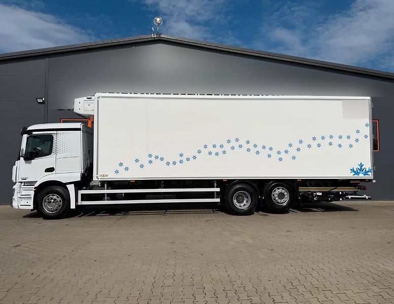 Mercedes-Benz Actros (2018) 2530 6x2 chlaďák EURO 6 - fotka 2 z 19