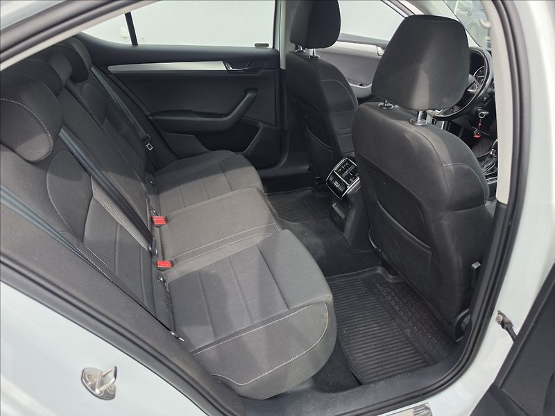 Škoda Superb III 1,4TSi 110KW DSG Style - fotka 29 z 53