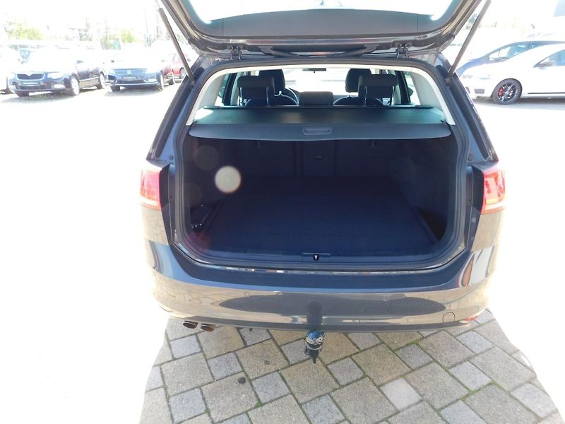 Volkswagen Golf (2015) VII KOMBI 2.0 TDI - fotka 21 z 45