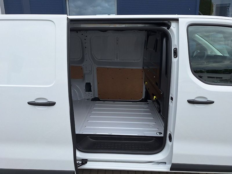 Peugeot Expert (2026) Furgon L3 2.2 BHDi 150 M6 - fotka 13 z 15
