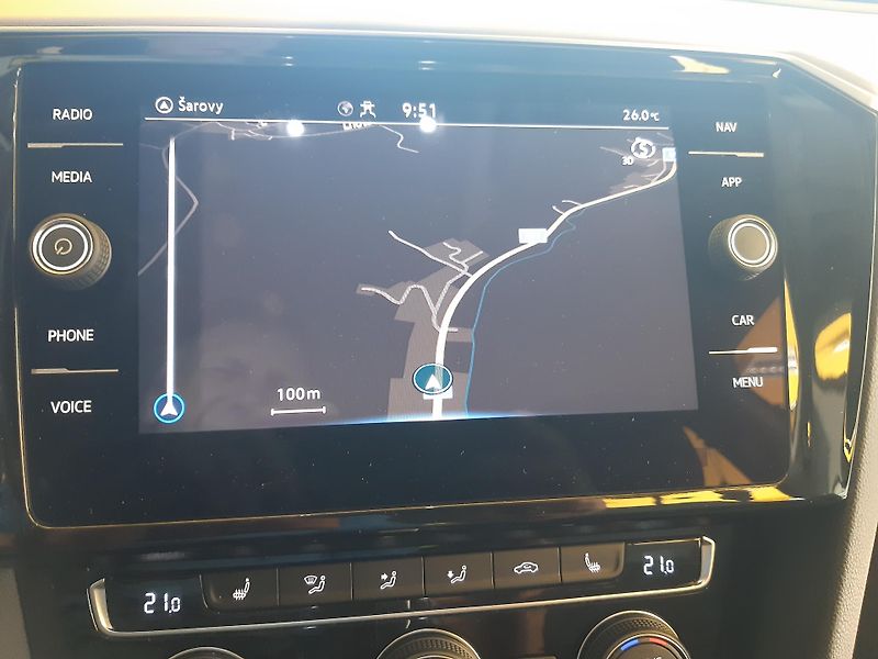 Volkswagen Passat 2.0 TDI COMBI NAVI LED APP  - fotka 11 z 28