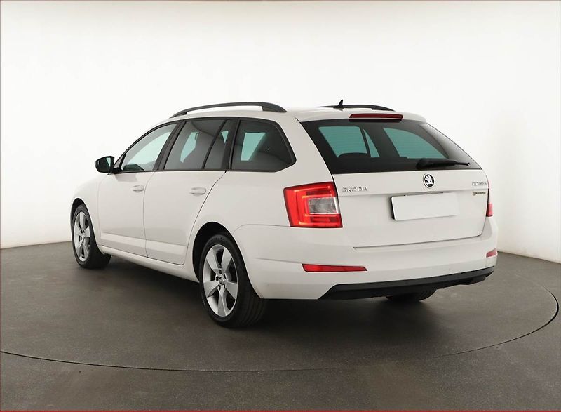 Škoda Octavia (2015) 1.6 TDI, Serv.kniha, Xenony - fotka 4 z 23