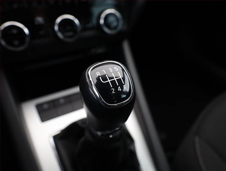Škoda Octavia (2019) Ambition 1.0 TSI, Tempomat - fotka 11 z 15