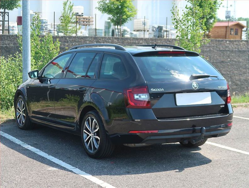 Škoda Octavia (2017) Ambition Plus 2.0 TDI, 4X4 - fotka 4 z 19