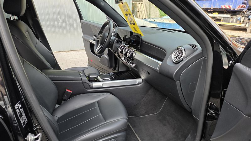 Mercedes-Benz EQB (2022) 300 4matic SoH 95,5% - fotka 14 z 34