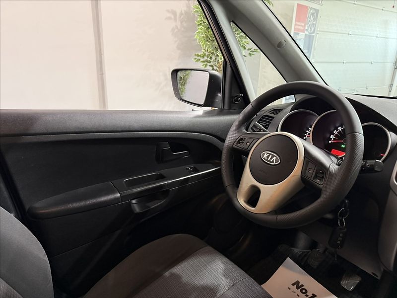 Kia Venga 1,4   i KLIMA NOVÉ ROZVODY - fotka 18 z 30