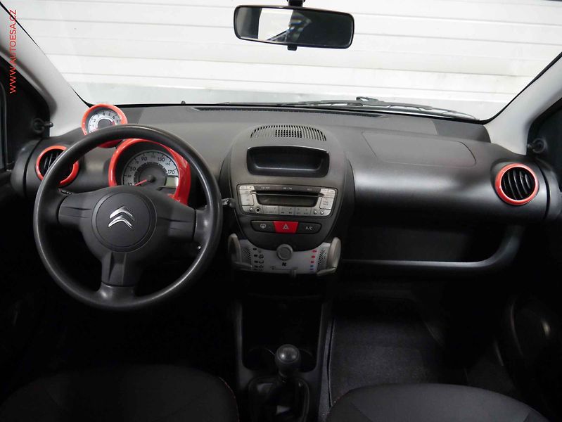 Citroën C1 (2014) 1.0i, ČR, servis.kniha, AC - fotka 8 z 14