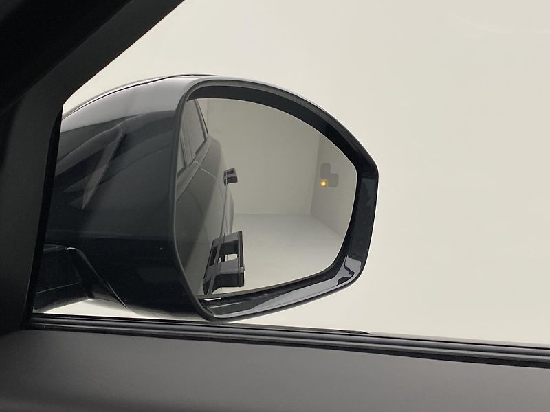 Land Rover Range Rover Velar D300 Dynamic SE REZERVACE - fotka 31 z 61