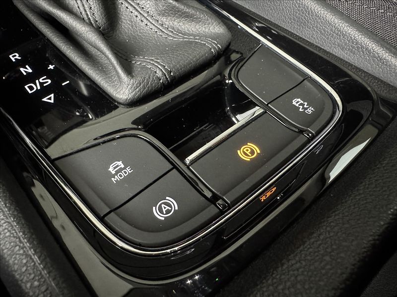 Škoda Karoq 1,5 TSi  DSG Style LED Kamera - fotka 43 z 46
