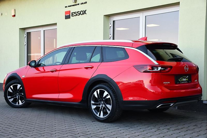 Opel Insignia 2.0CDTi COUNTRY TOURER 4X4 ČR - fotka 4 z 45