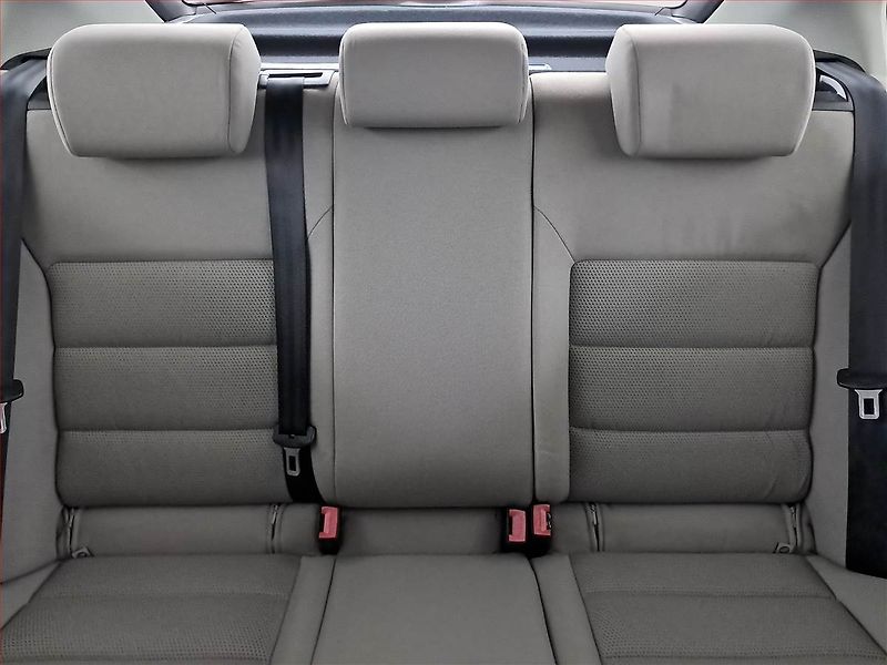 Škoda Octavia (2008) Ambiente 1.6, po STK, Tažné - fotka 10 z 17