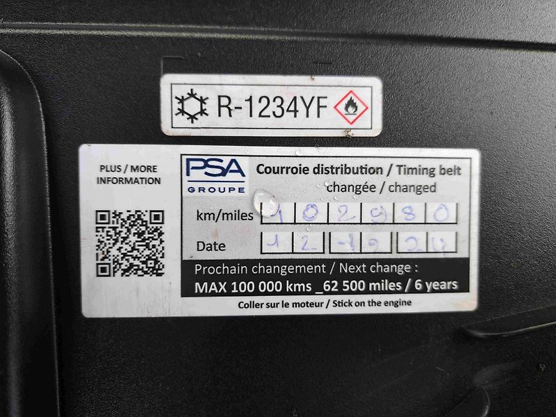 Peugeot 3008 (2021) 1,2 PT ALLURE 18ALU kameraNAVI - fotka 26 z 27