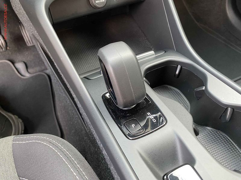 Volvo XC40 (2022) 1.5i, ČR, AT, LED - fotka 15 z 19