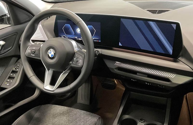 BMW Řada 1 120 M-Sport design Pano Kamer - fotka 7 z 9