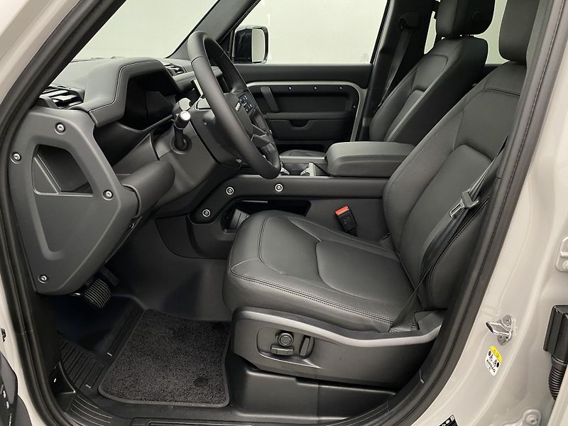 Land Rover Defender 110 D350 X-Dynamic HSE - fotka 3 z 59