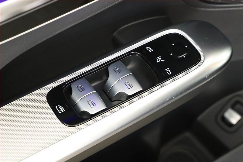Mercedes-Benz GLC (2025) 220 d 4MATIC, AMG, 4MATIC, DPH - fotka 18 z 21