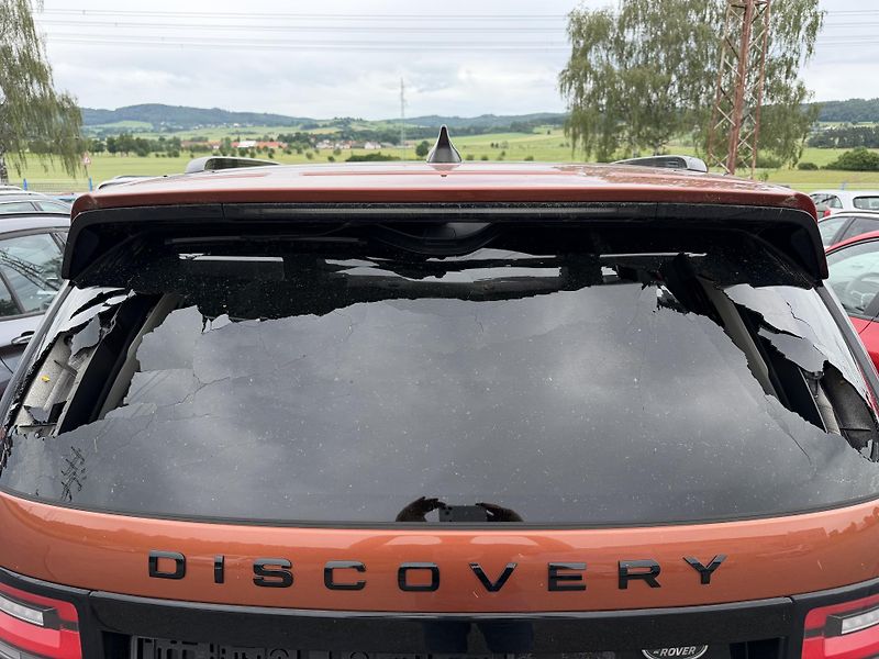 Land Rover Discovery 3,0TDV6 HSE Luxury  7míst  - fotka 8 z 21