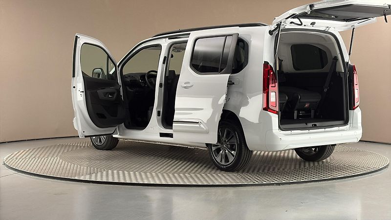 Toyota ProAce City Verso 1.5 D-4D Long Family - fotka 7 z 25