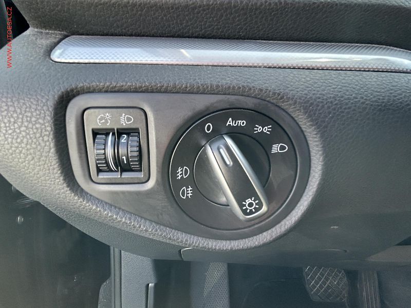 Volkswagen Sharan (2014) 2.0TDi, DSG - fotka 13 z 18