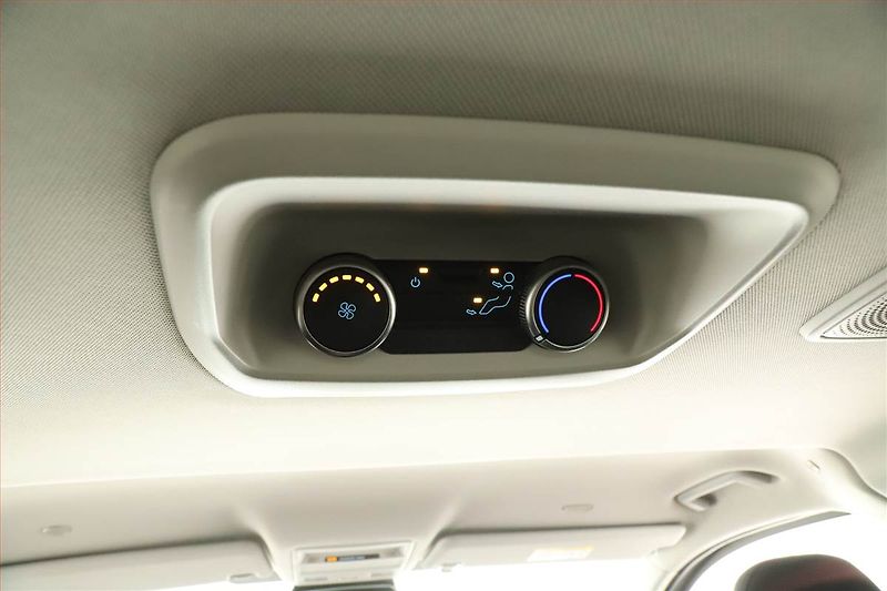 Ford Tourneo Custom (2024) Titanium 2.0 EcoBlue AWD, ČR - fotka 17 z 19
