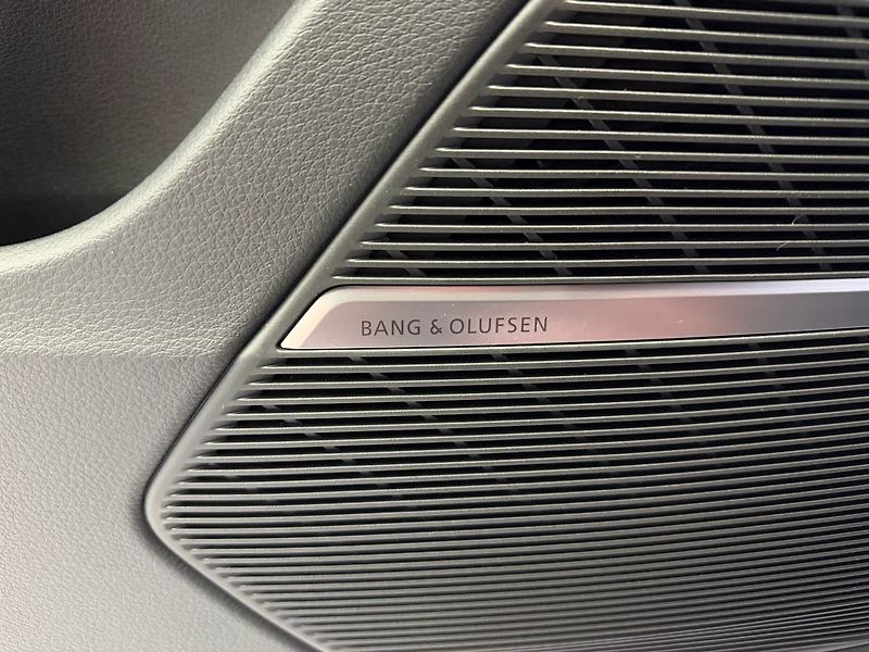 Audi SQ8 QUATTRO, B&O, VIRTUAL, WEBASTO - fotka 27 z 34