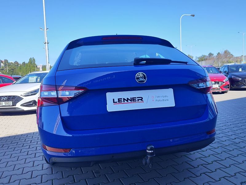Škoda Superb 2.0 TDI/110kW Style DSG - fotka 10 z 32