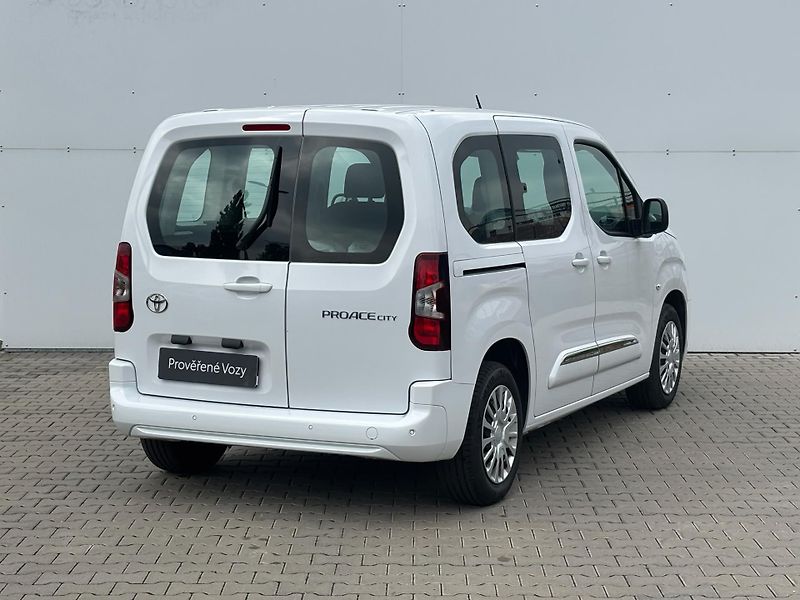 Toyota ProAce City Verso 1.2T 110k Short Business - fotka 2 z 22